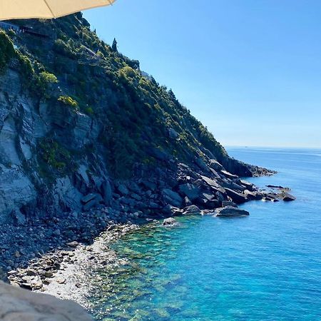 La Marina Tower Apartment With Private Sea View Terrace Vernazza Bagian luar foto