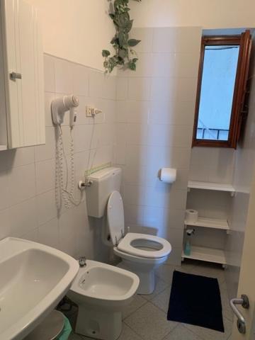 La Marina Tower Apartment With Private Sea View Terrace Vernazza Bagian luar foto